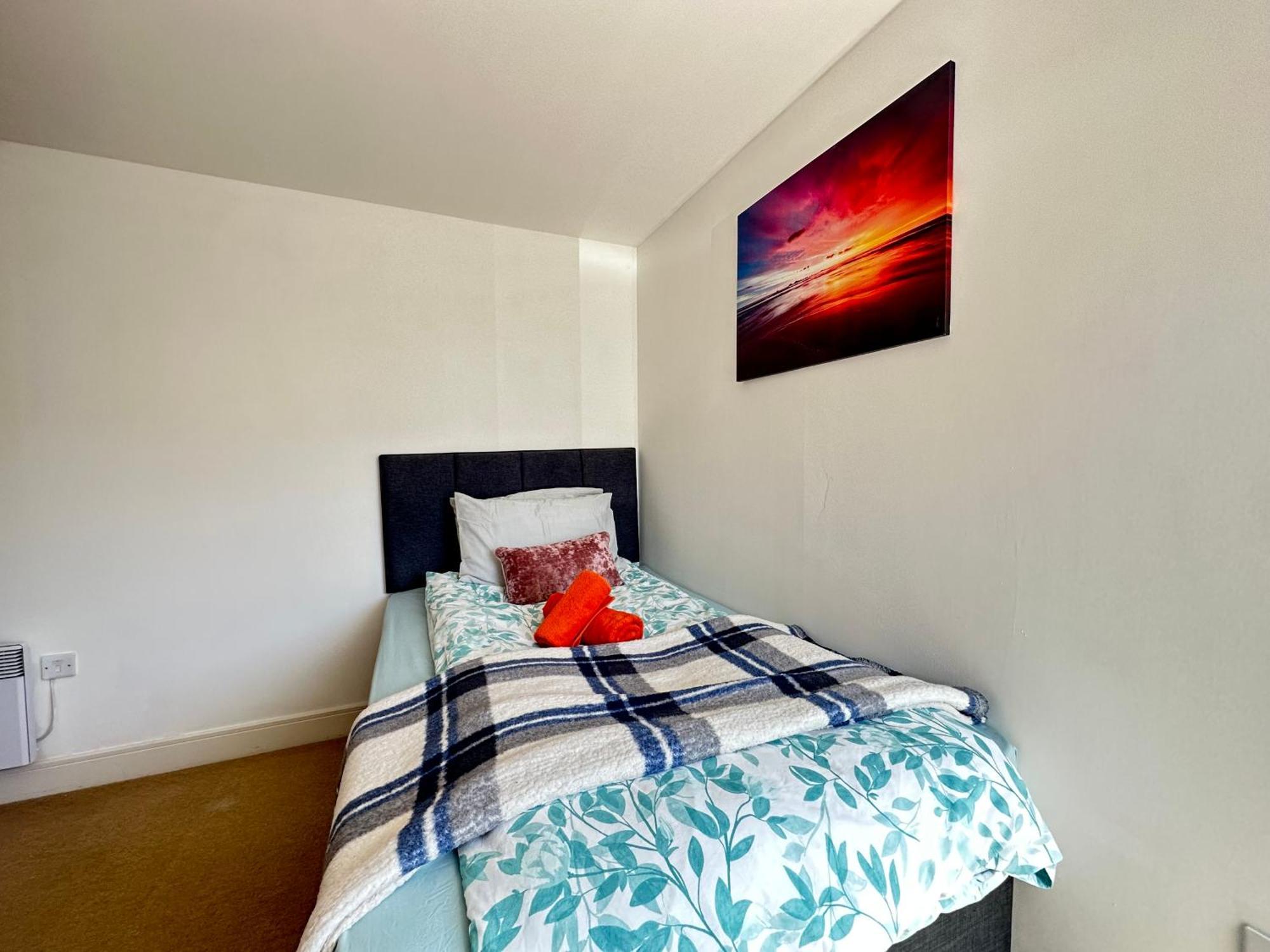 Water Front Apt Walk To The Beach & City Centre Swansea Exterior foto